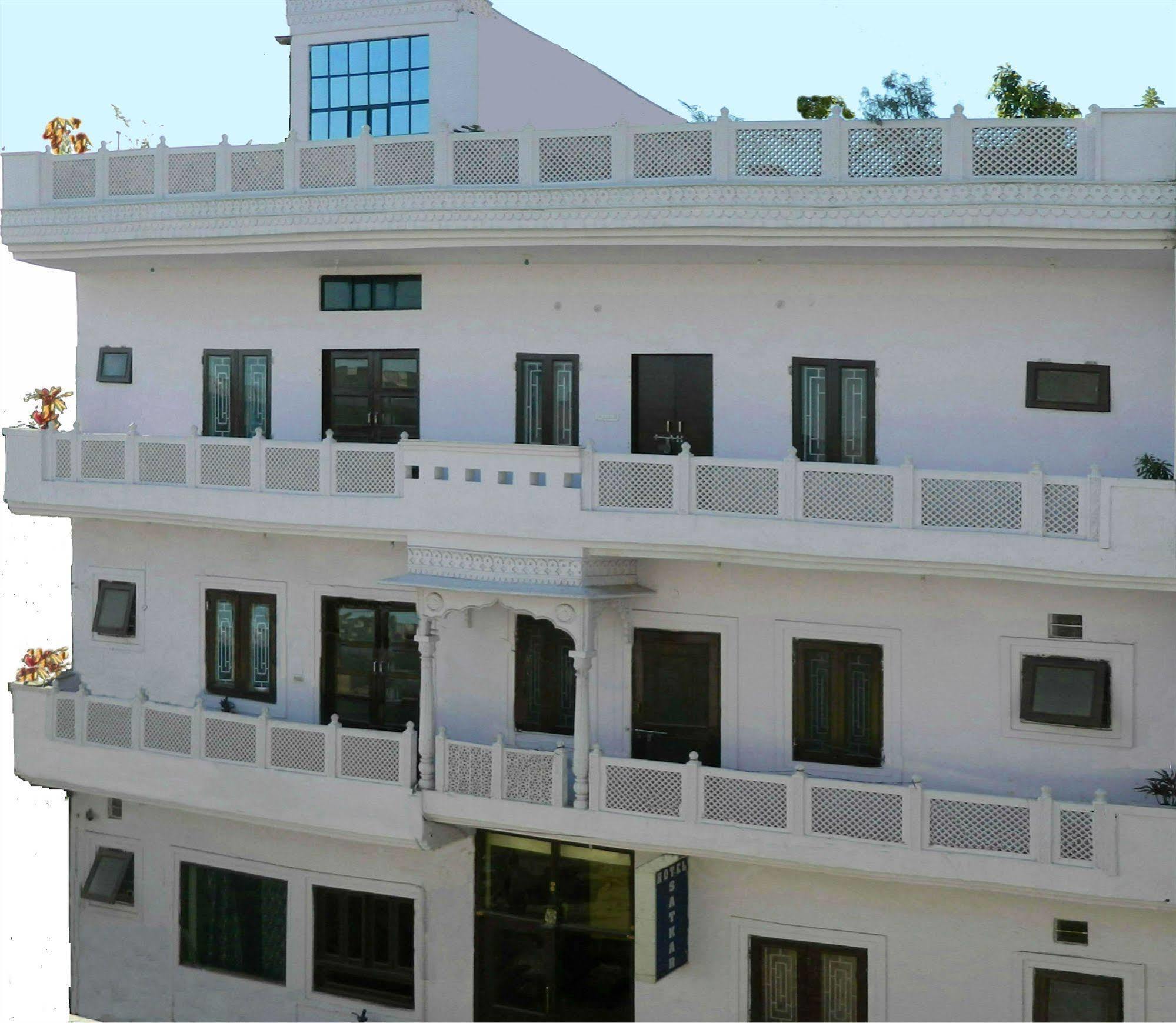 Satkar Hotel Jaipur Exterior photo
